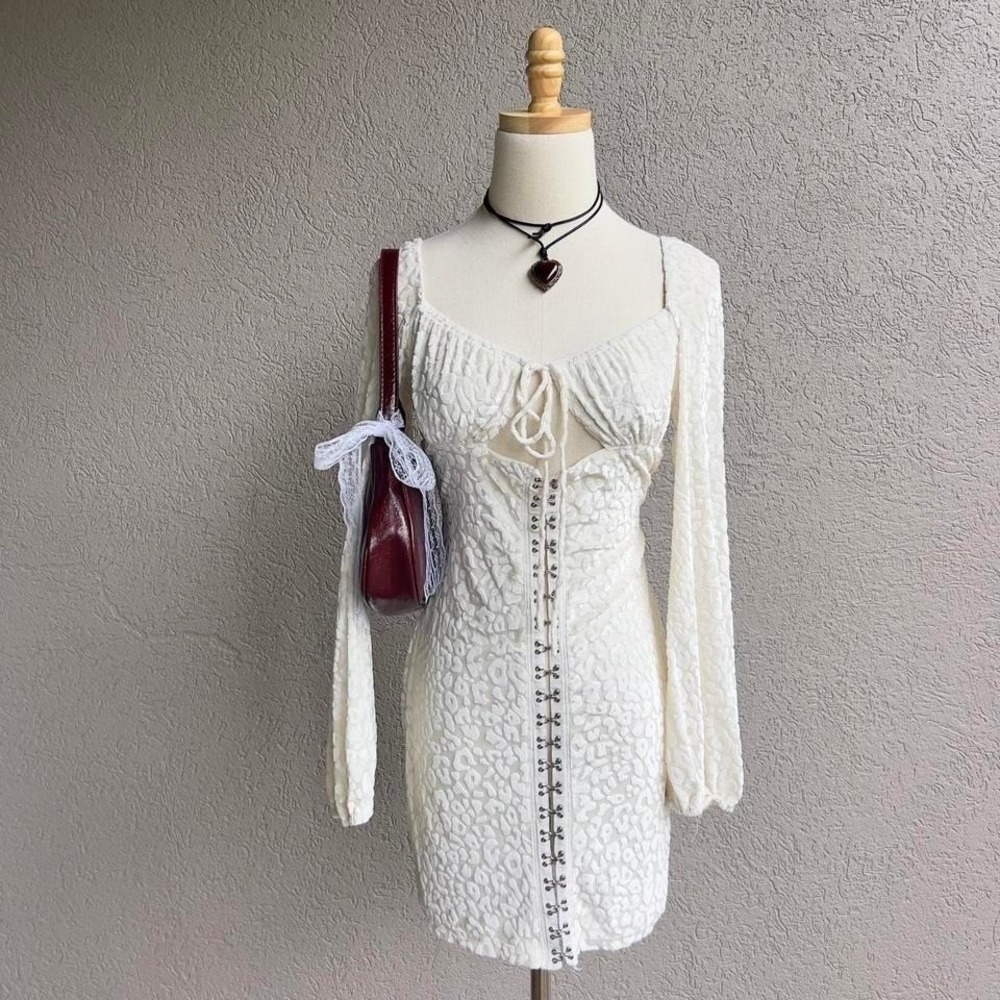 Princess Polly White Leopard Mini Dress Long Sleeve Size US 8 Glam Party
